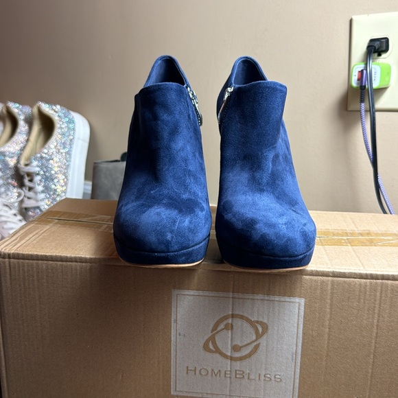 • Vince Camuto • Elvin Platform Bootie Ankle Boot • Inkwell • Size 9 • 😍 - Picture 4 of 17